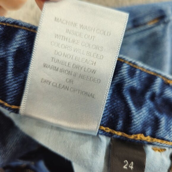 Bridge by Gly Denim Shorts Womens 24 Blue Distressed High Rise Mom Fit Raw Hem - Picture 7 of 13